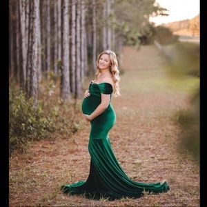 CHICABOO JUNIPER GREEN VELVET {ATHENA} MATERNITY GOWN WITH PULL ON SLEEVES